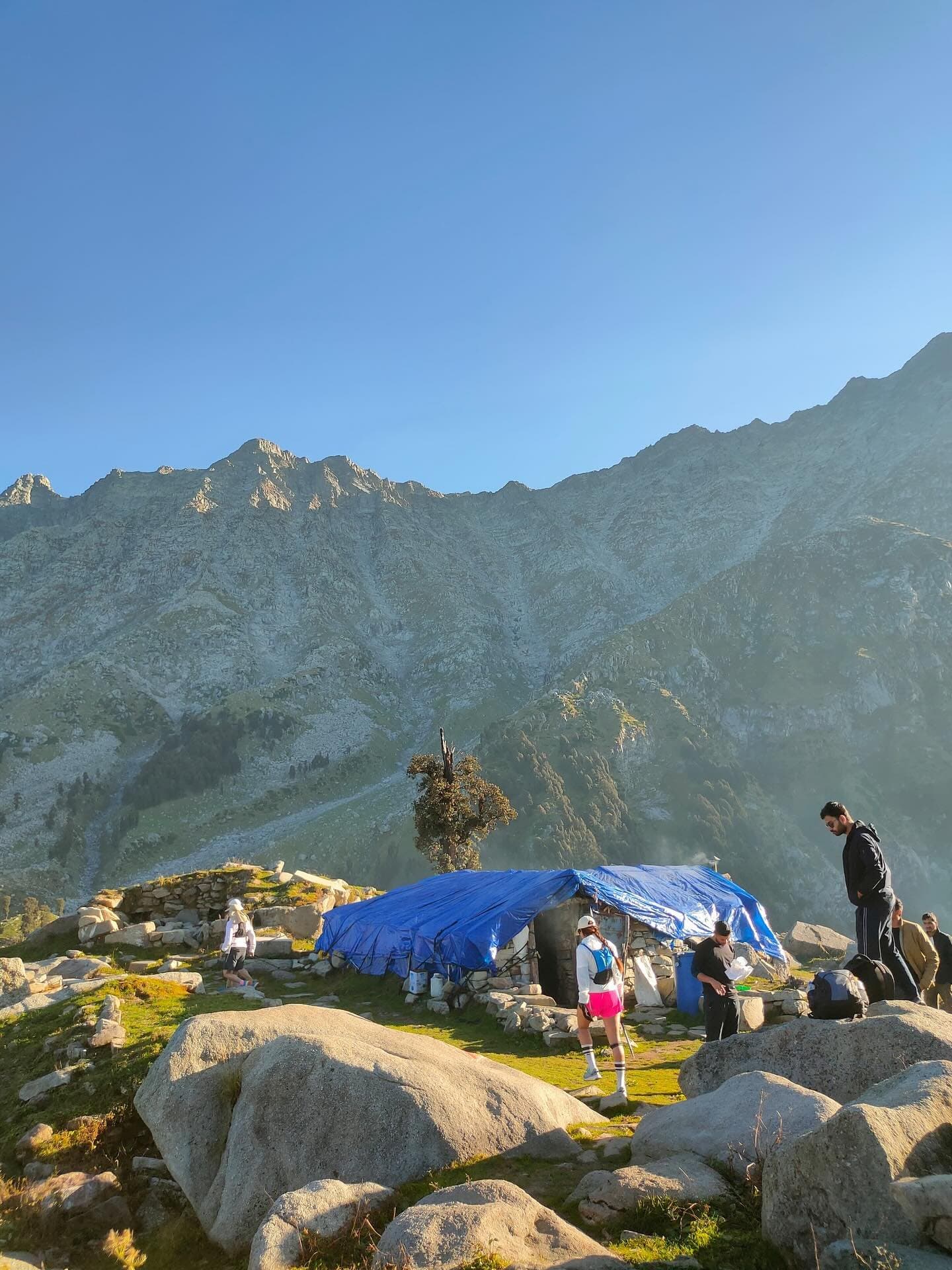 Snowline Laka Trek