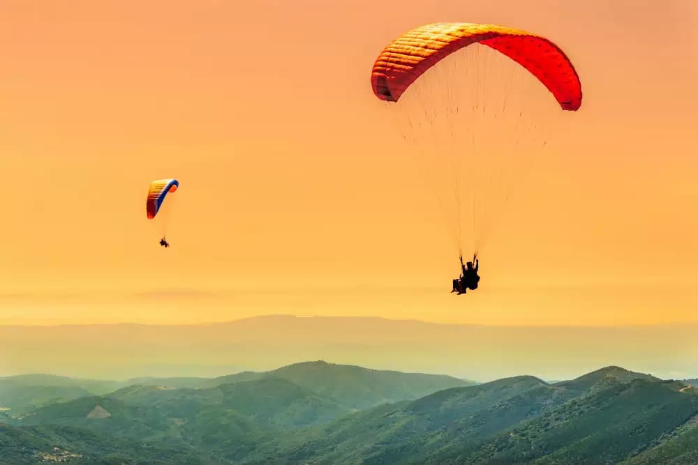 Experience the Thrill of Paragliding in Dalhousie – Adventure Guide 2026