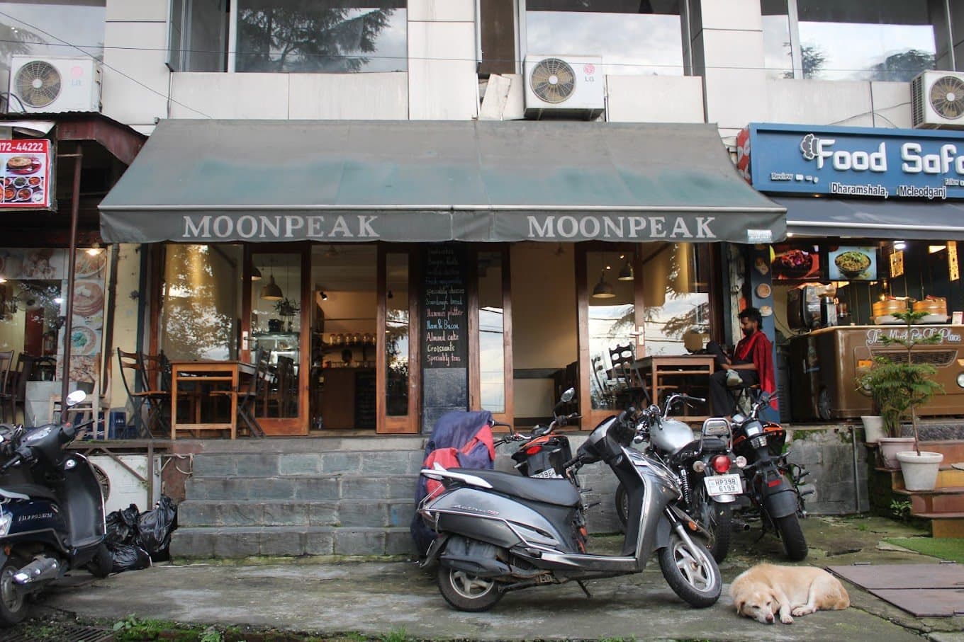 Moonpeak cafe dharamshala