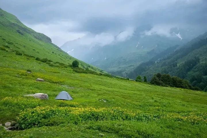 Do I Need to Pre-Book Treks in Himachal Pradesh?