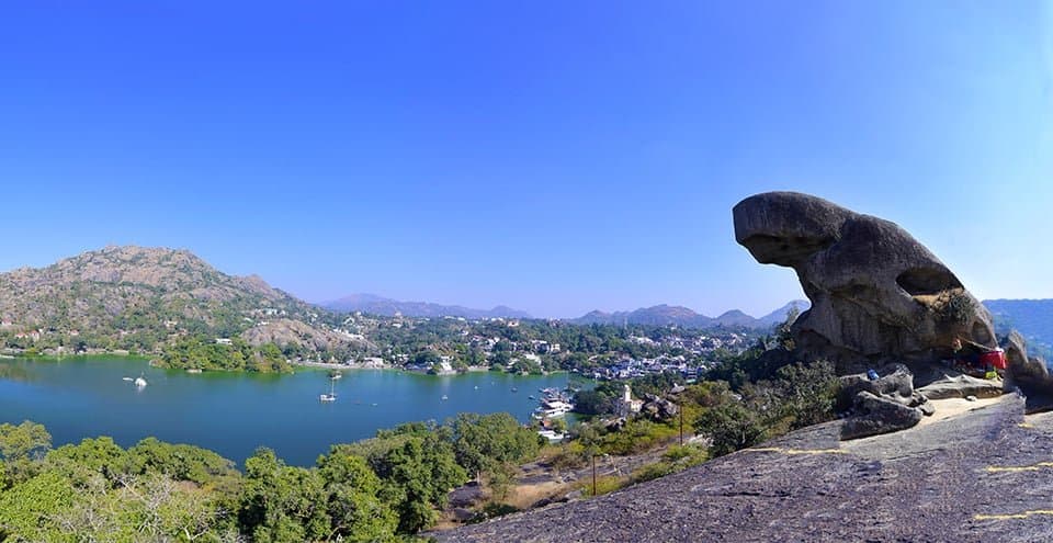 Toad Rock viewpoint overlooking Nakki Lake, Mount Abu, Rajasthan