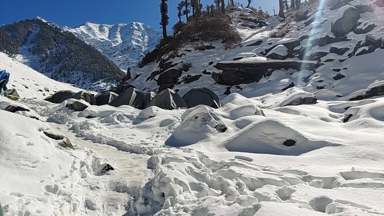 Kareri lake mountain view and camping april 2026
