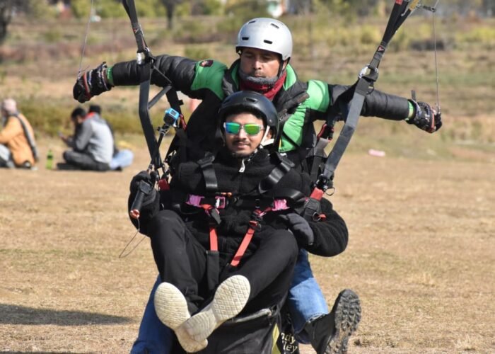 Paragliding in Bir Billing