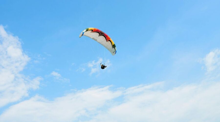 Paragliding in Bir Billing HillHikers