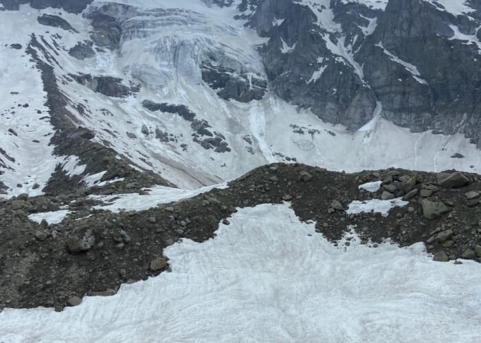 Hampta Pass Trek An Adventurers Dream in the Himalayas