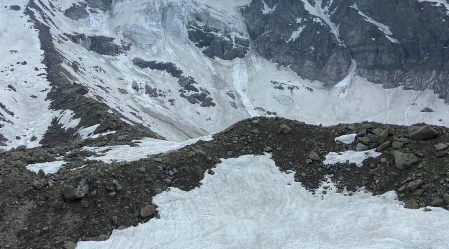 Hampta Pass Trek An Adventurers Dream in the Himalayas