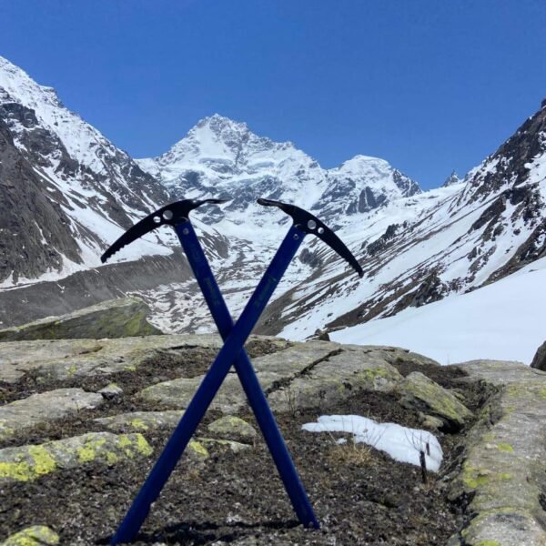 hampta pass trekking