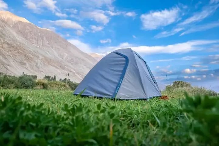 Tirthan Valley Camping – Adventure, Nature & Peace in the Himalayas